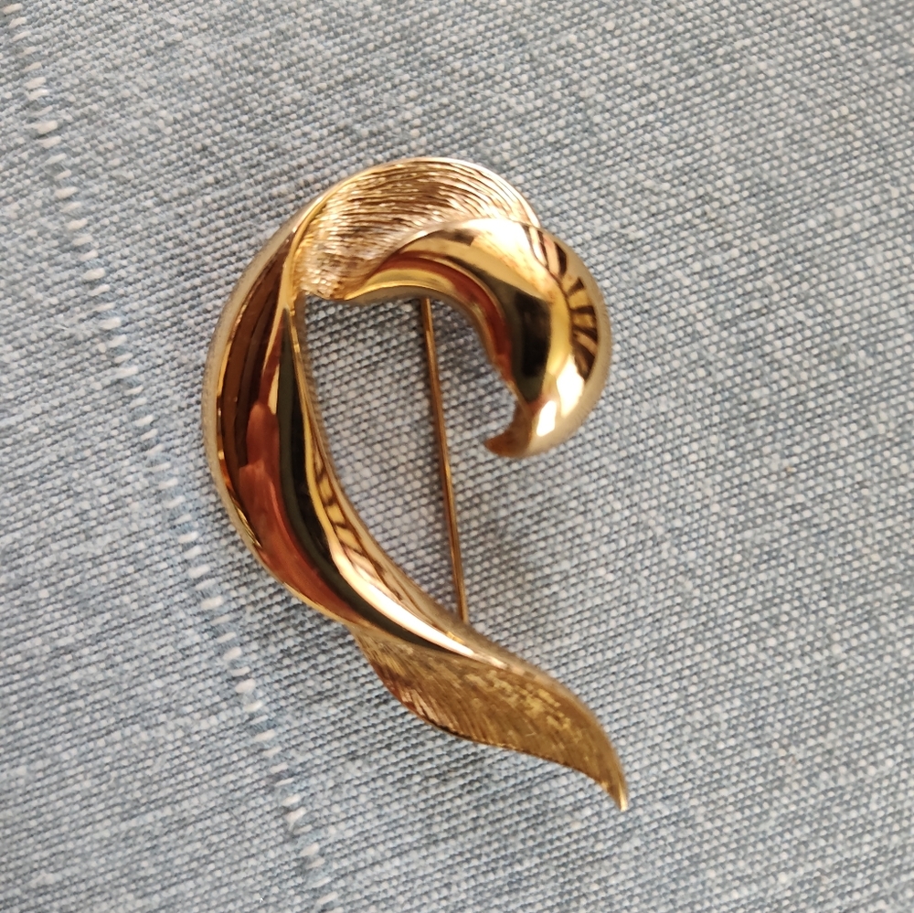 Brooch